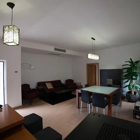 Patio Da Caetana Freineda